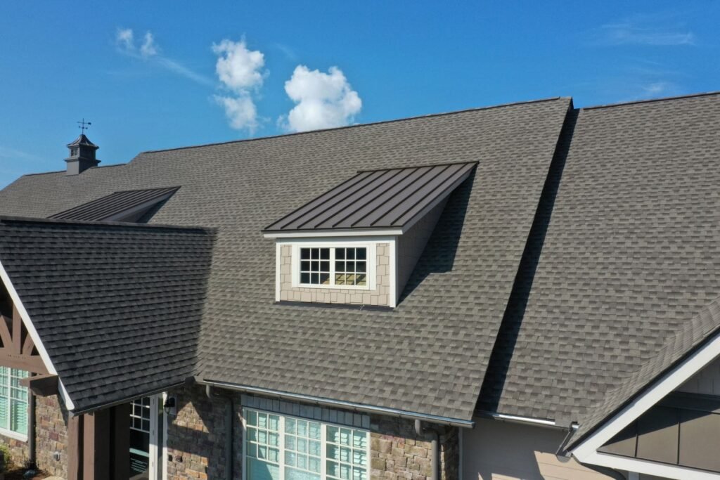 Roof repair work in Gresham, Oregon